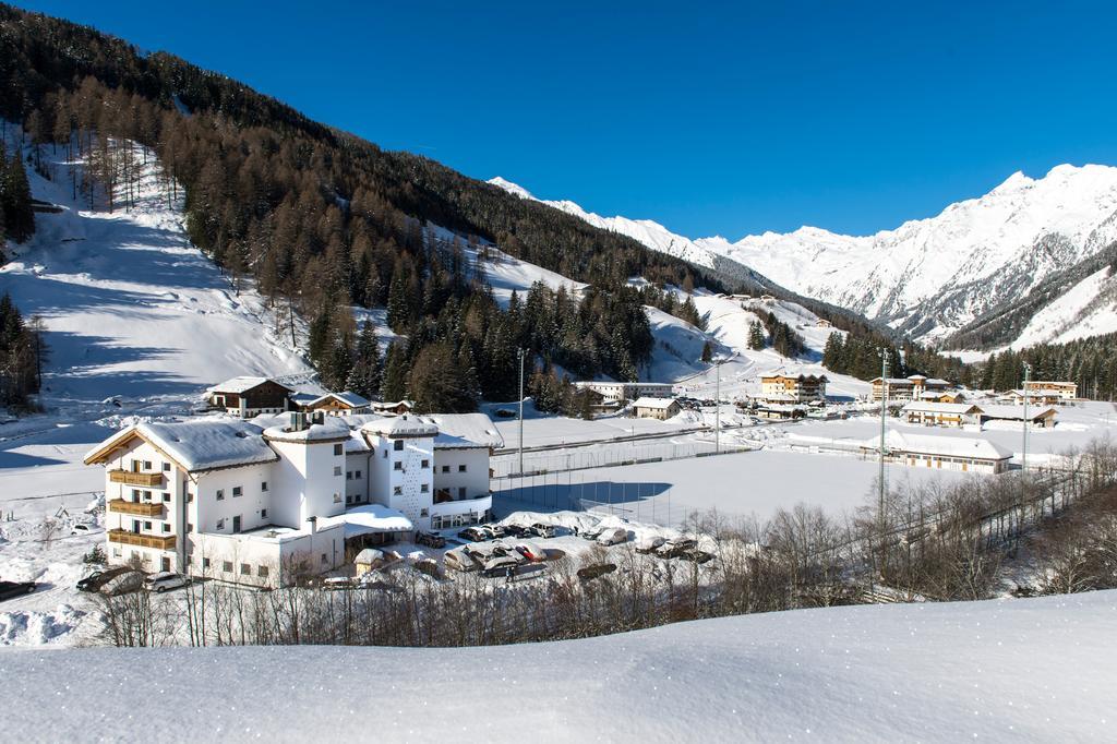 Hotel Alpin كولّي إيساركو المظهر الخارجي الصورة